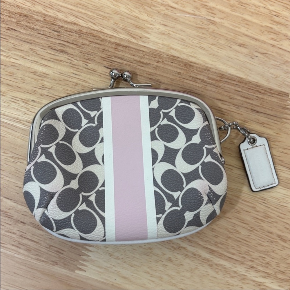 COACH Kisslock Coin Purse - Picture 1 of 11